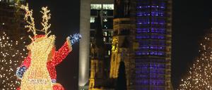 Weihnachtlicher Lichterglanz in der Berliner City West.