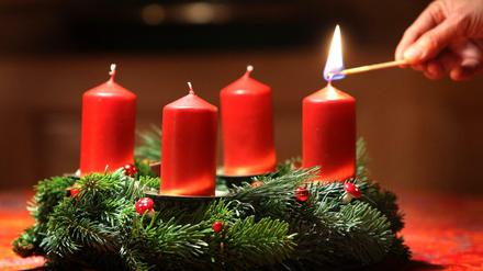 Entsprechen die Kerzen der EU-Norm? Auf den ersten Blick sieht man das am Adventskranz wohl nicht. 