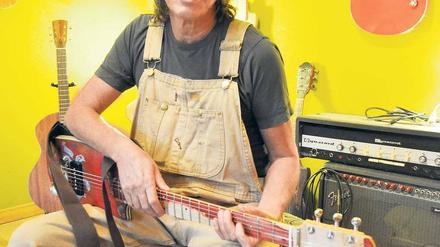 Gary Neath ist ein Gitarrenliebhaber.