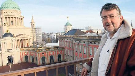 So nobel wie hier am wiederaufgebauten Potsdamer Stadtschloss wohnt der Ex-Minister Rainer Speer nicht, aber immerhin ist sein Domizil in der Potsdamer Jägervorstadt. 