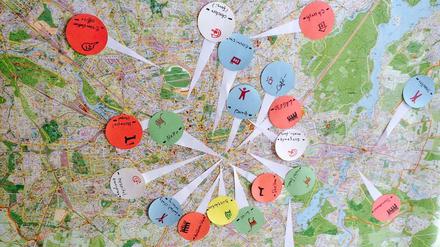Supermärkte, Behörden, aber auch Sportplätze, Bibliotheken und Ärzte: Den Stadtplan haben Flüchtlinge selbst erarbeitet, im Netz findet er sich unter http://arriving-in-berlin.de.