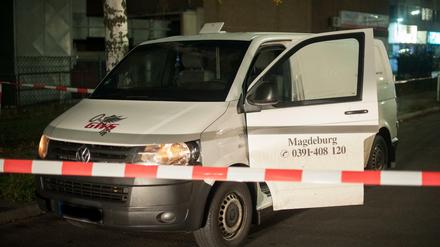 Wie im Actionfilm. Das überfallene Fahrzeuge nach der Tat.