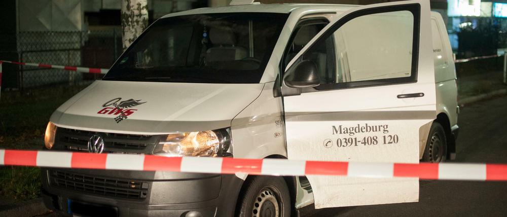 Wie im Actionfilm. Das überfallene Fahrzeuge nach der Tat.