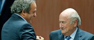Schluss mit lustig! Platini (li.) und Ballter.