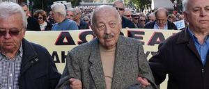Griechische Pensionäre protestierten am Donnerstag in Athen gegen die Kürzung der Renten. 