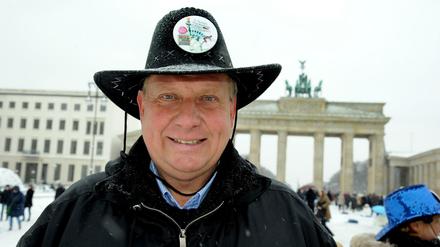 Zu winterlicher Zeit entstand diese Aufnahme am Brandenburger Tor: Thilo-Harry Wollenschlaeger, Veranstalter des Deutsch-Amerikanischen Volksfestes, will für die CDU ins Abgeordnetenhaus. 