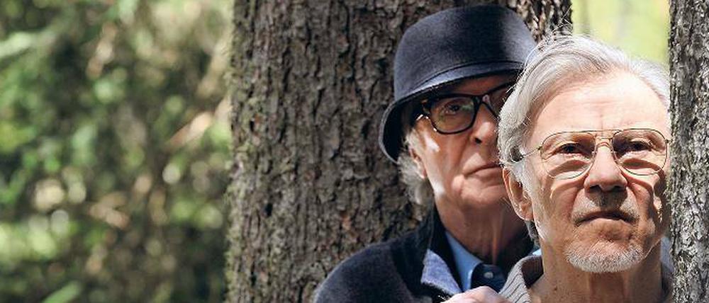 Selbstironische Weisheitsanfälle. Michael Caine (l.) als Fred Ballinger und Harvey Keitel als Mick Boyle. Sorrentinos Film kommt Donnerstag in die Kinos. 