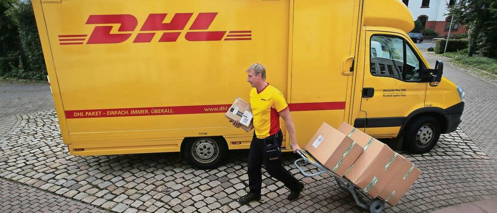 Ausgeliefert. Immer mehr Kunden bestellen ihre Weihnachtsgeschenke über den Versandhandel.