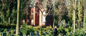 Berliner Totenstadt. Der Evangelische Auferstehungs-Friedhof in der Indira-Gandhi-Straße. 