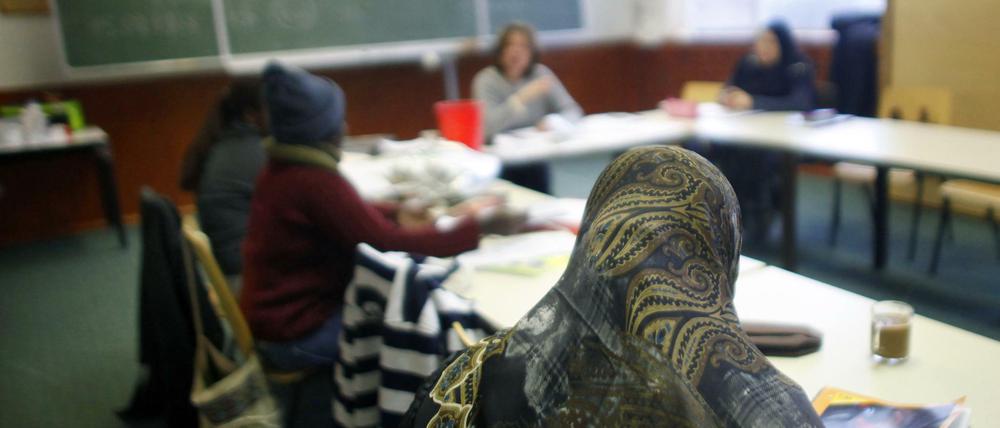 In Berlin hat die erste Lehrerin Klage gegen das Kopftuchverbot erhoben. 