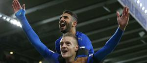 Stürmer Jamie Vardy (unten) spielte einst mit Fußfessel.