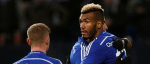 Football Soccer Schalke04 v Apoel Nicosia - Europa League Group Stage - Group K - Veltins-Arena, Gelsenkirchen, Germany- 26/11/15 Schalke04's Maxim Choupo-Moting celebrates scoring the first goal with team mates Dennis Aogo and Max Meyer. REUTERS/Ina Fassbender
