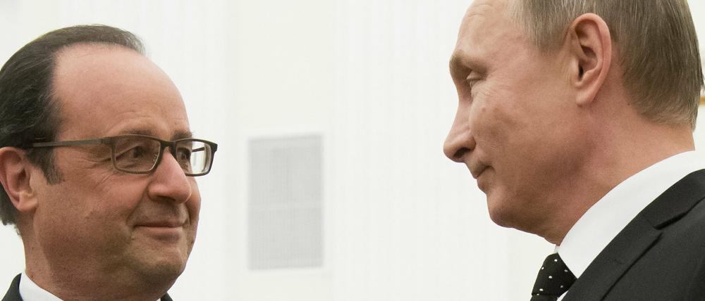 Der russische Präsident Wladimir Putin (rechts) und Frankreichs Präsident Francois Hollande 