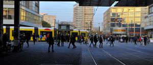 Wie sieht's denn hier aus? Der Alexanderplatz mit all seinen Nachbarbauten.