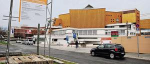 Wegen der Neugestaltung des Eingangsbereichs der Philharmonie in Berlin-Mitte wurde der Parkplatz in der Scharounstraße abgerissen. 