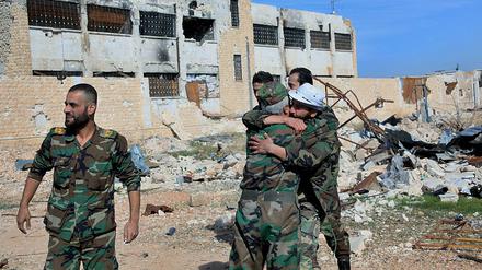 Frankreich hat die Möglichkeit einer Zusammenarbeit mit syrischen Regierungstruppen im Kampf gegen den IS angedeutet.