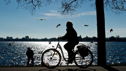 Die Uckermark gehört zu den Regionen in Brandenburg, die bis 2040 spürbar an Bevölkerung verlieren werden. Trotz schöner Landschaften wie am Unteruckersee in Prenzlau.