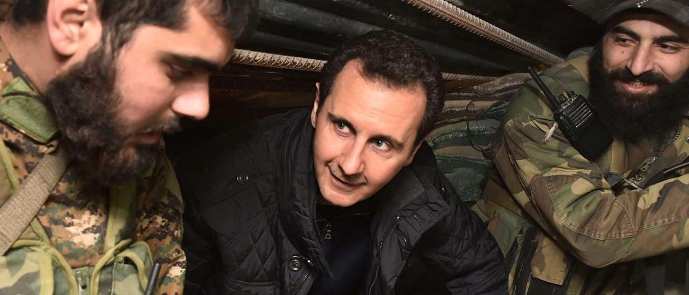Fragwürdiger Partner: Der syrische Präsident Baschar al-Assad ist verantwortlich für die Lage in seinem Land. Aber eine Lösung kommt wohl zunächst einmal nicht ohne ihn aus. 