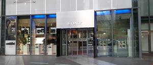 Hier gehen die Kunden rein. Die Einbrecher kamen durch den Personaleingang im Treppenhaus.