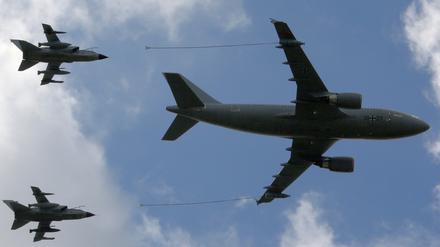 Im Einsatz. Ein Tankflugzeug der Bundeswehr mit Tornados.