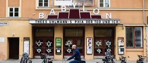 Hat das Babylon eine Zukunft? Am Freitag wurde Geschäftsführer Tobias Hackel abberufen. Der Streit um das traditionsreiche Kino zieht sich seit Monaten hin und hatte einen Höhepunkt, als der andere Geschäftsführer Timothy Grossman im Oktober Davidsterne an die Fassade sprühte. 