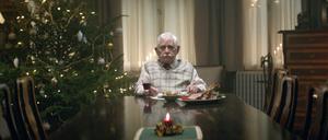 Szene aus dem Werbespot "#heimkommen" der Supermarktkette Edeka.