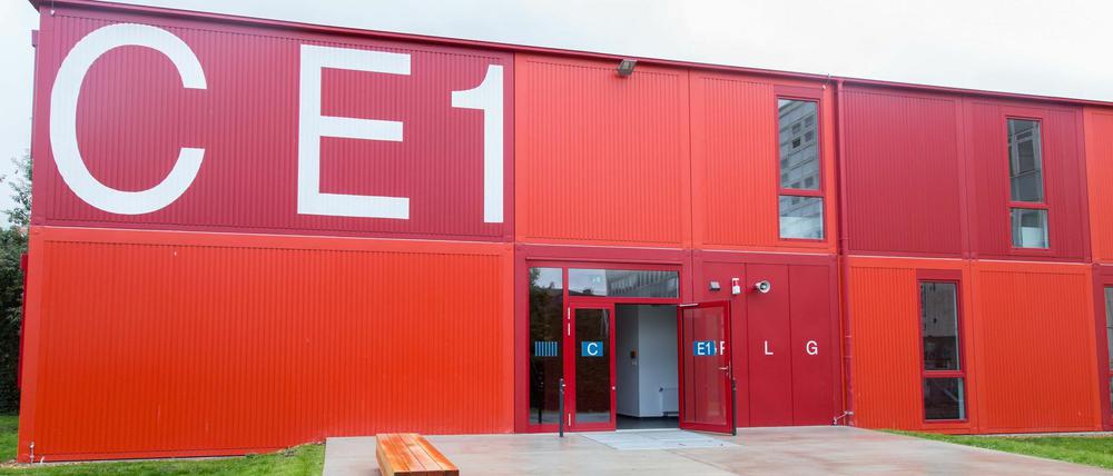 Berlin, Pankow, die Container der Rosa-Luxemburg-Schule.