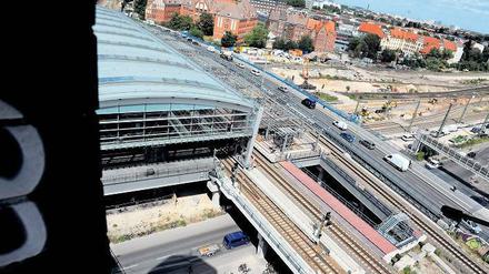 Leerstelle. Am Bahnhof Ostkreuz halten wegen der Bauarbeiten schon lange keine Züge mehr. Von wegen neuer Regionalbahnsteig: Weiterfahren soll offenbar auch die neue Linie RB 24 von Eberswalde nach Senftenberg.