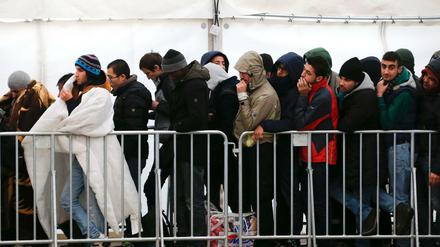 Das Lageso soll bald nicht mehr zuständig sein, für die Aufnahme und Registrierung von Flüchtlingen. Ein neues Landesamt soll errichtet werden, wie die Senatsverwaltung mitteilte. 