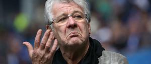 Der Sportjournalist und Fußballmoderator Marcel Reif reagiert mit Selbstironie auf Schmähkritiken.