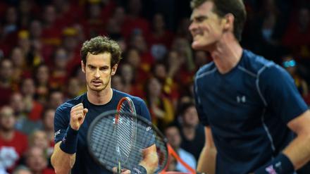 Andy Murray (links) und sein Bruder Jamie sorgten für das 2:1 für Großbritannien.