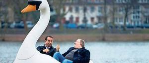 Eigenantrieb. Auch auf YouTube gehört der Münsteraner „Tatort“ mit Jan Josef Liefers (links) und Axel Prahl zu den erfolgreichsten Krimi-Folgen. Drehbuchautoren fordern, dass solche Filme offiziell besser vermarktet werden, damit auch sie davon profitieren.