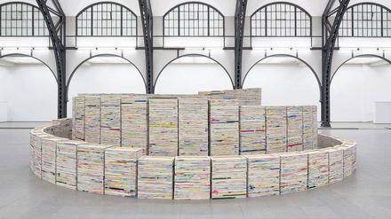 Kreisverkehr. Richard Jacksons "5050 Stacked Paintings", zu sehen im Hamburger Bahnhof.