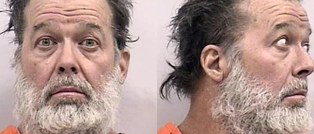 Dem mutmaßlichen Täter Robert Lewis Dear droht als Mindeststrafe lebenslange Haft und als Maximalstrafe der Tod. Er hat in einer Frauenklinik in den USA drei Menschen erschossen. 