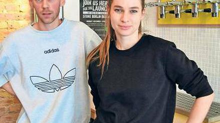 André Gifkins und Robyn Anderson verkaufen Biersorten aus allen Ecken der Welt.