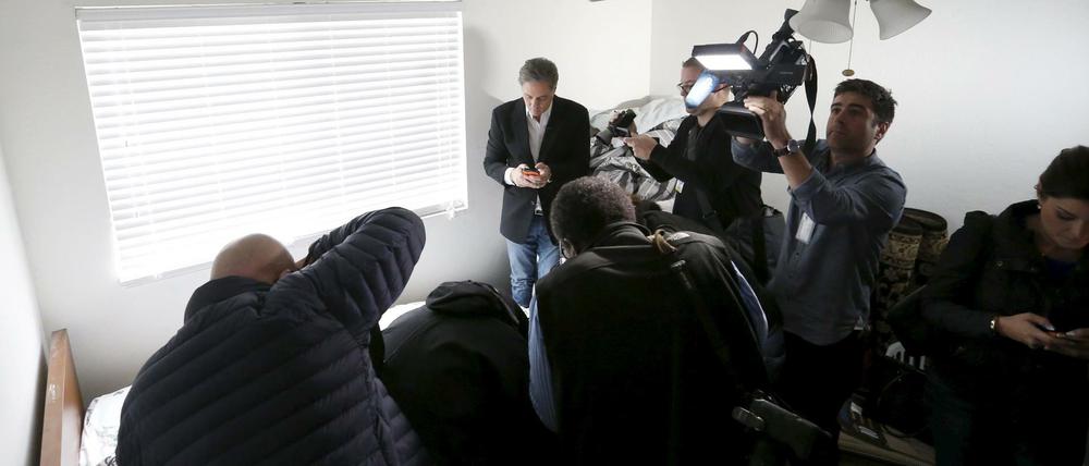 Noch bevor die FBI den Anschlag offiziell als "Terrorakt" einstufte, hatten US-Fernsehsender das Haus des Ehepaares gestürmt und live daraus berichtet. 