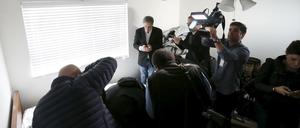 Noch bevor die FBI den Anschlag offiziell als "Terrorakt" einstufte, hatten US-Fernsehsender das Haus des Ehepaares gestürmt und live daraus berichtet.