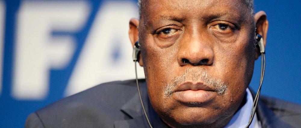 Für Fifa-Interimspräsident Issa Hayatou war ein turbulenter Tag bei der Fifa.