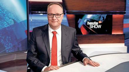 Schluss mit lustig! Oliver Welke und seine „heute-show“ plündern Phoenix für ihre Witzparade. Jetzt will Phoenix kontern und sich selbst für Scherz und Satire ausbeuten. 