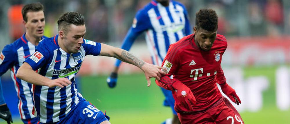 Nich schnell genug. Gegen die Bayern um Kingsley Coman (r.) hatten Yanni Regäsels Berliner vergangene Woche keine Chance. Wird es gegen Bayer besser?
