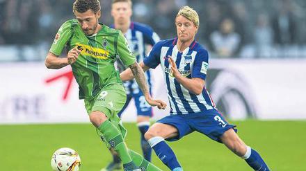 Strukturspieler. Fabian Johnson (l.) gibt Gladbachs Spiel Halt, weil er auch in der Offensive die Defensive mitdenkt. 