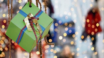 Weihnachtsgeschäft. Vor allem im Handel gibt es derzeit viele offene Stellen.