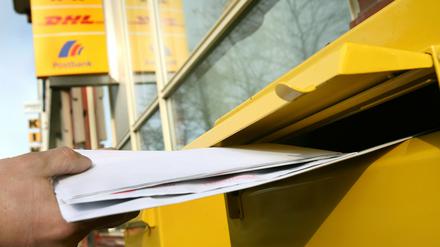 Ab dem kommenden Jahr müssen sich Verbraucher in Deutschland erneut an höhere Briefpreise und neue Briefmarken gewöhnen.