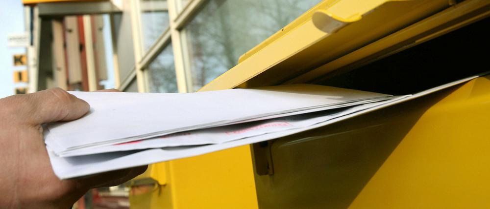 Ab dem kommenden Jahr müssen sich Verbraucher in Deutschland erneut an höhere Briefpreise und neue Briefmarken gewöhnen.