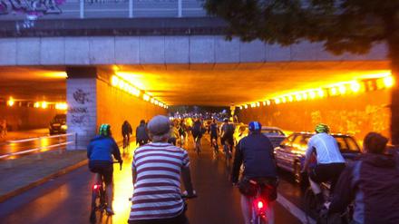 Einfach gemeinsam Rad fahren und dabei Stärke zeigen - das will Critical Mass.