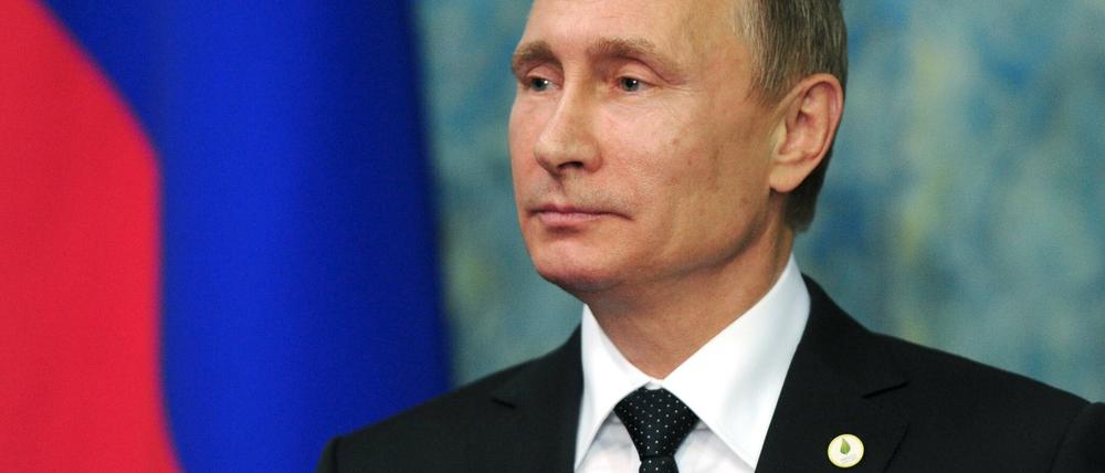 Der russische Präsident am Montag bei einer Pressekonferenz in Paris.