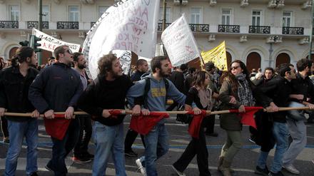 In Athen folgten zahlreiche Demonstranten dem Streikaufruf der griechischen Gewerkschaften. 