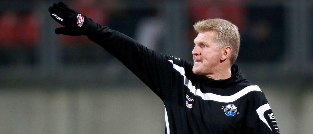 Stefan Effenberg und dem SC Paderborn steht eine schwierige Rückrunde bevor.