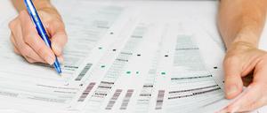 Stift und Papier könnten bald der Vergangenheit angehören - die elektronische Steuererklärung kommt.
