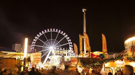 Sieht eigentlich ganz friedlich aus: Der Weihnachtsmarkt am Alexanderplatz